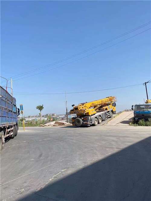 泉山区25吨吊车的租赁价格大概是多少？