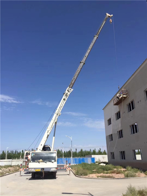 泉山区“轻装强干”—— 吊车的 “轻量化臂架” 技术